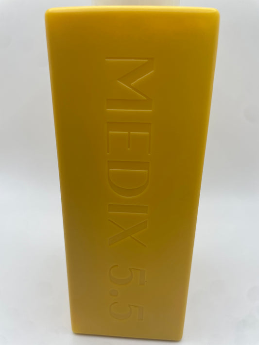 MEDIX 5.5 VITAMIN C +
TURMERIC 
Brighten + Firm